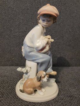Ni&ntilde;o con mochila y perro de Lladro N&ordm; 5401 &laquo;My Best Friend&raquo; | Figura de porcelana | Espa&ntilde;a