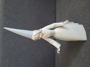 Princesa con sombrero alto &ndash; Lladro n&ordm; 4595 | Porcelana | Espa&ntilde;a
