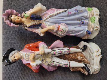 P&aacute;r porcel&aacute;nov&yacute;ch figurek &bdquo;Viktori&aacute;nsk&yacute; p&aacute;r&rdquo;