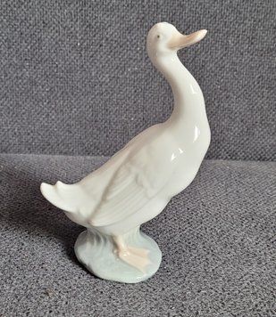 Фарфоровая фигурка NAO by Lladro &laquo;Гусь&raquo; 1978 фото