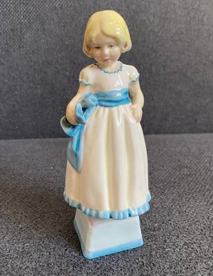 Royal Worcester Figurine Monday's Child Is Fair Of Face 3257