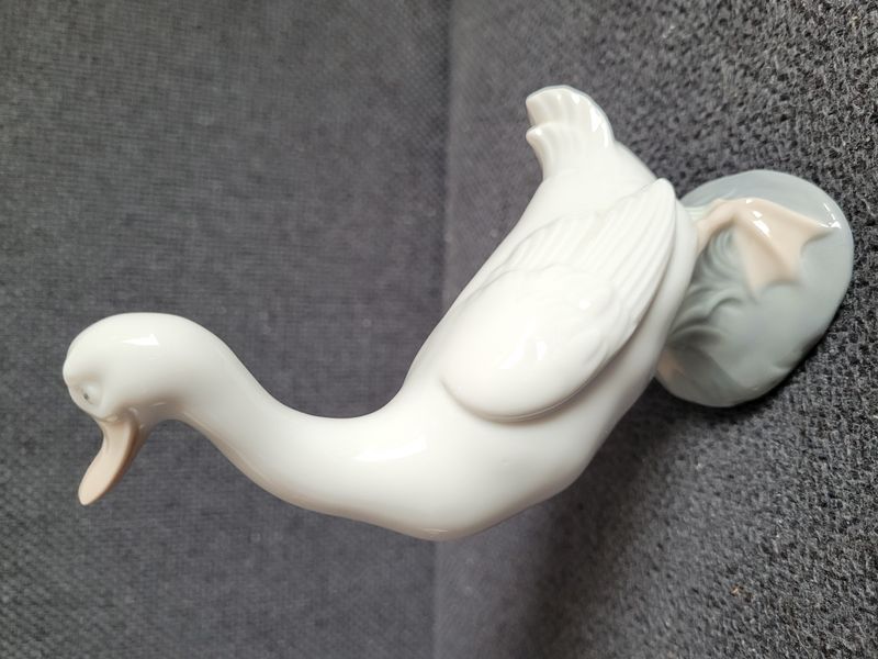 Figurine en porcelaine NAO by Lladro &laquo; Oie &raquo;
