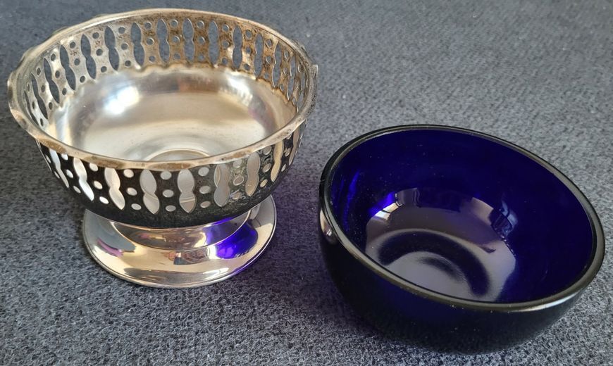 Vintage silver-plated Yeoman Sugar Bowl with Cobalt blue Glass Liner
