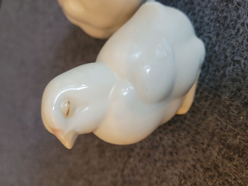Ensemble de figurines en porcelaine NAO by Lladro &laquo; Poussins &raquo;, lot de 2