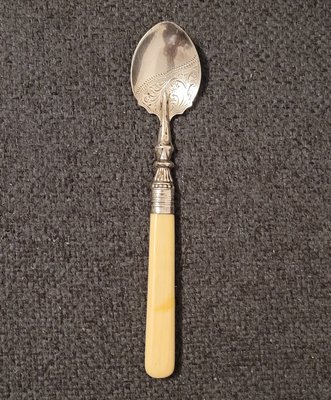 Antique 925 sterling silver spoon with handmade engraving, made in England