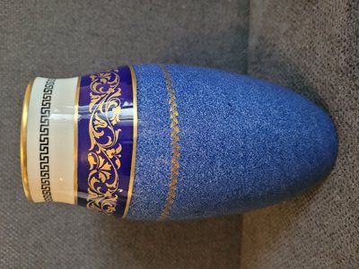 Porcel&aacute;nov&aacute; v&aacute;za Royal Doulton poč&aacute;tek 20. stolet&iacute;