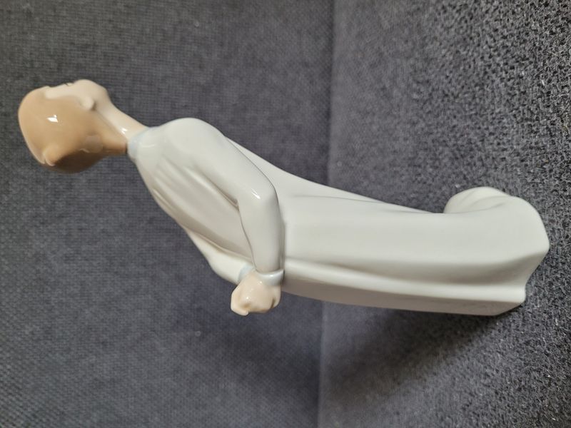 Kissing Boy &ndash; Lladro n&ordm; 4869 | Porcelana | Espa&ntilde;a