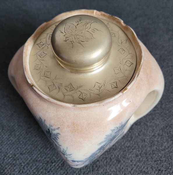A rare antique ceramic cookie jar Doulton Burslem "Arundel" of the late 19th century.