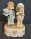 Enesco Here Comes the Bride & Groom &ndash; bo&icirc;te &agrave; musique en porcelaine Memories of Yesterday