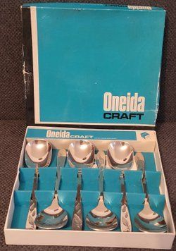 Vintage new ONEIDA Craft Dessert Spoons 6 pieces in the original box
