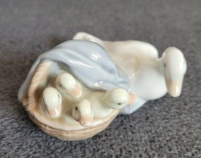 Lladro porcel&aacute;nfigura "L&uacute;dany&oacute;" 4895 | 1974 | Spanyolorsz&aacute;g