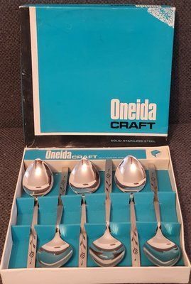 Vintage new ONEIDA Craft Dessert Spoons 6 pieces in the original box