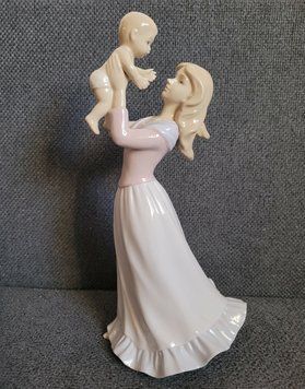 Leonardo Collection porcel&aacute;nfigura &bdquo;Motherly Love&ldquo;