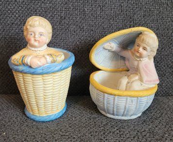 Starožitn&aacute; porcel&aacute;nov&aacute; sada figurek Chlapec a d&iacute;vka v ko&scaron;&iacute;c&iacute;ch Německo