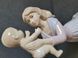 Porcel&aacute;nov&aacute; figurka Leonardo Collection &bdquo;Motherly Love&ldquo;