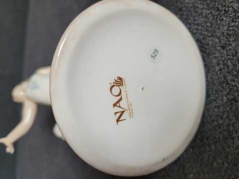 NAO by Lladró Porcelain Figurine My First Bow No. 1150 Spain