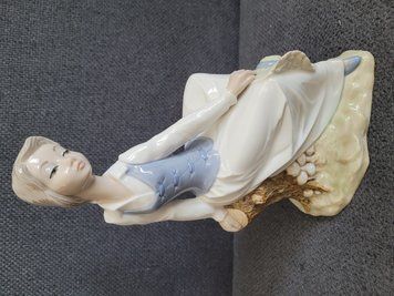 Porcel&aacute;nov&aacute; figurka Tengra &bdquo;Sn&iacute;c&iacute; d&iacute;vka&ldquo; &Scaron;panělsko