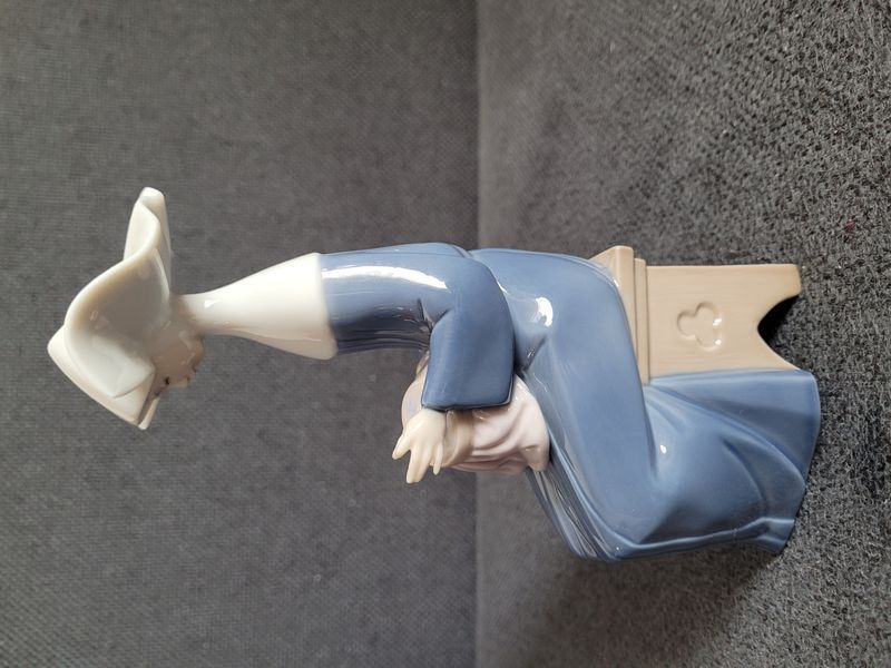 Lladro Porzellanfigur "Zeit zum N&auml;hen" Nr. 5501 | 1988 | Spanien
