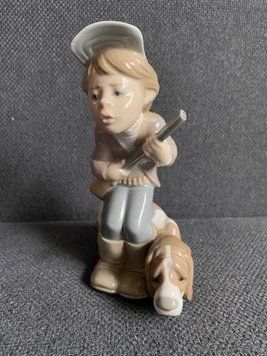 Lladro "Hunter Puppet" | 1977&ndash;1985 | Porcelain | Spain