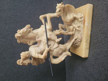 Figurine Saint Georges terrassant le dragon Europe ann&eacute;es 1980