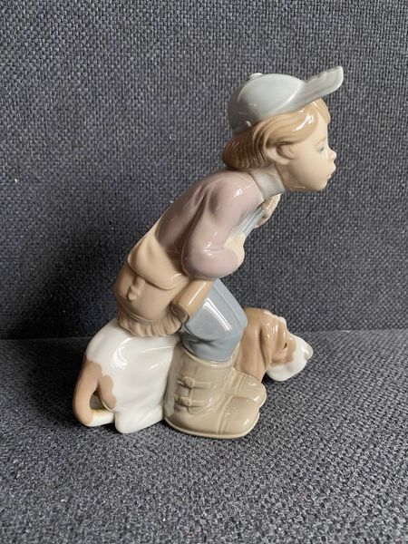 Lladro "Hunter Puppet" | 1977&ndash;1985 | Porcelain | Spain