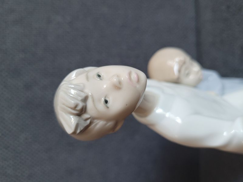 Lladro Porcelain Figurine &ldquo;Boy in Night Shirt&rdquo; No.4874 &mdash; Children with Candle, Collectible Model