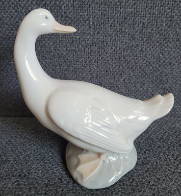 Vintage NAO by Lladro Porcelain Figurine &ldquo;Goose&rdquo; &mdash; Collectible Goose Figure, Spain