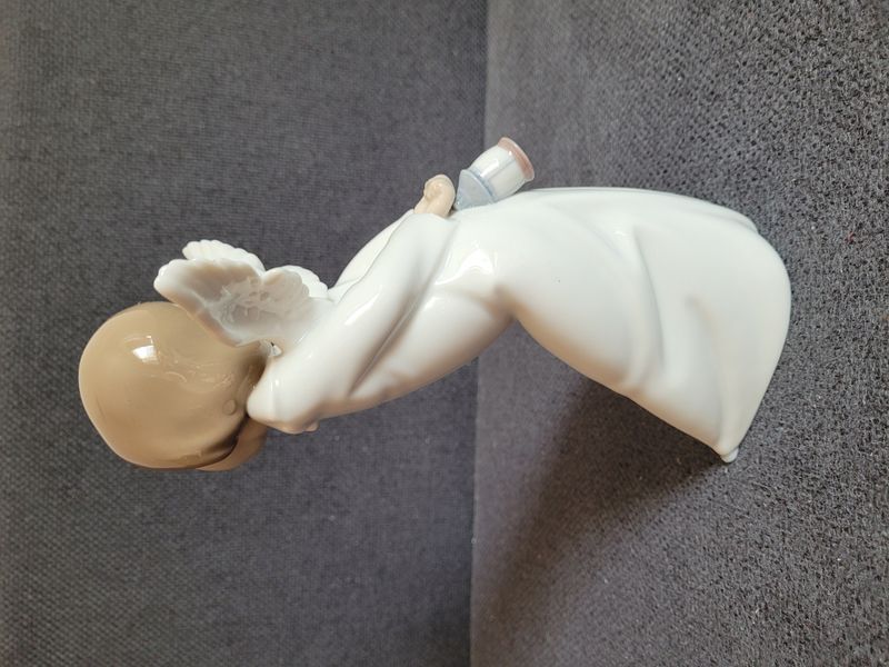Lladro Figurine "Curious Angel" No. 4960 | Spain