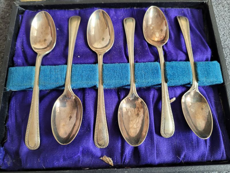 English vintage set of silver-plated coffee spoons