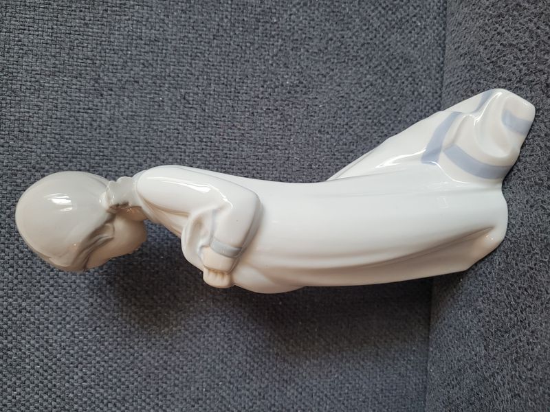 Vintage NAO by Lladro porcel&aacute;nfigura &bdquo;Girl Night-Dress With Sheet&rdquo;, Spanyolorsz&aacute;g