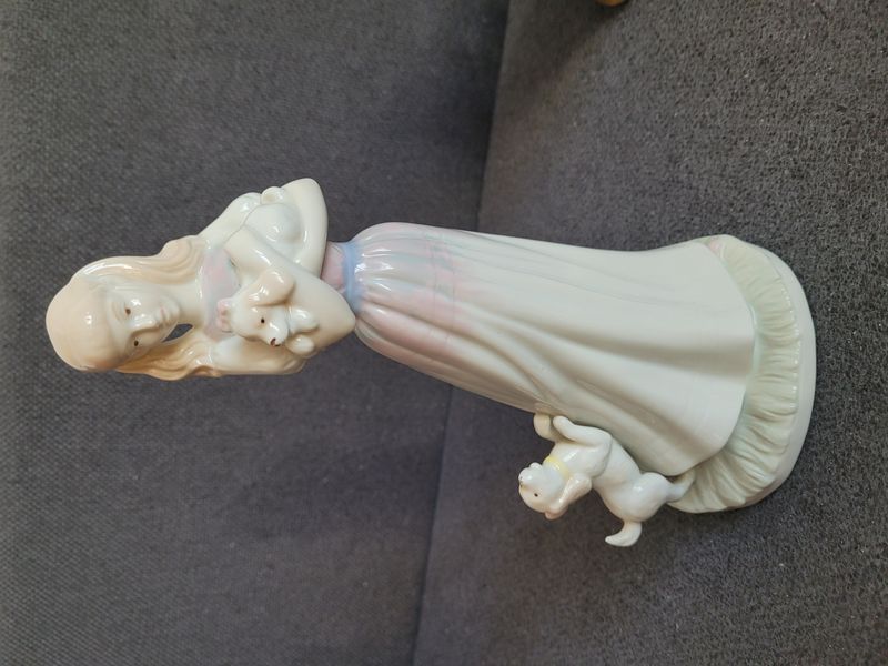 Lot de 3 figurines en c&eacute;ramique vintage B&ucirc;cheron Oiseaux Jeune fille avec chiots