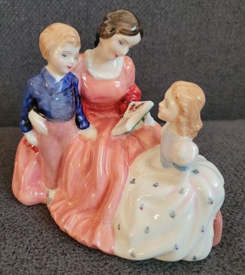 Royal Doulton China Lady & Children The Bedtime Story  HN 2059