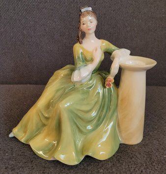 Royal Doulton "Secret Thoughts" HN 2382, England, 1960s