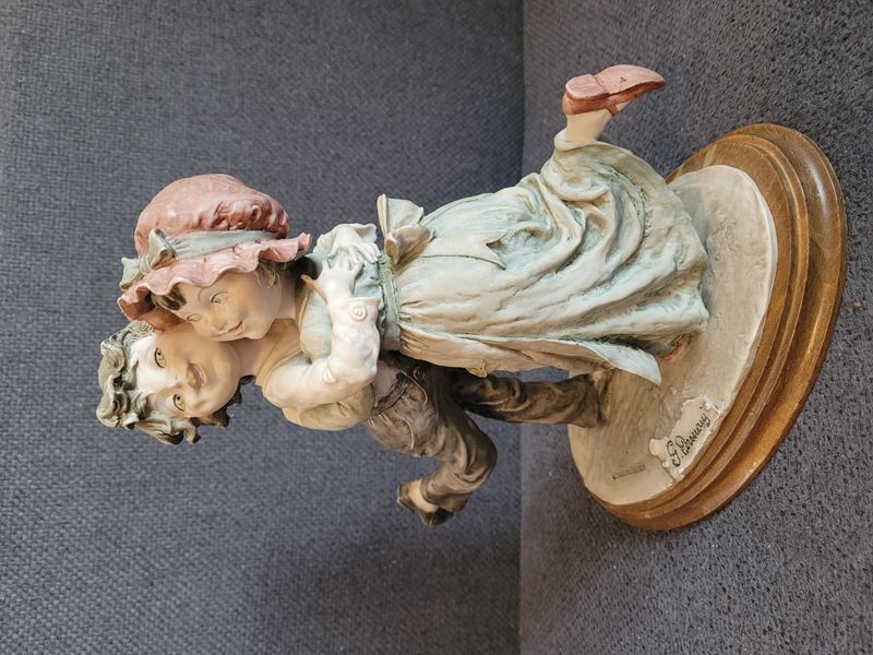 Giuseppe Armani Porcelain Figurine &ldquo;Embrace&rdquo;