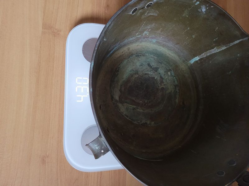 Quality heavy antique Victorian brass jam pale