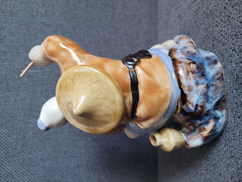 Chińska figurka ceramiczna &bdquo;Mud Man Fisher&rdquo;, Shiwan, lata 70.