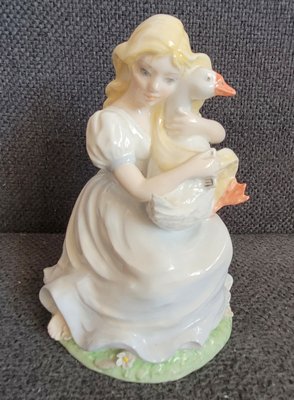 Coalport Figurine "goose girl" Limited edition