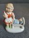 Figura porcelana vintage Grafenthal &ldquo;Ni&ntilde;a alimentando a su mu&ntilde;eca&rdquo;