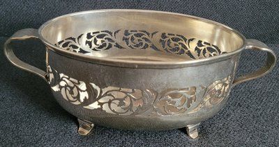 Vintage Silver-plated fruit bowl.
