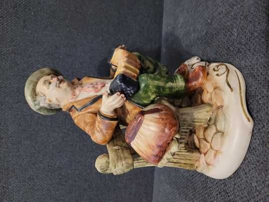 Capodimonte Tramp Playing Accordion on a Bench | Italian Ceramic