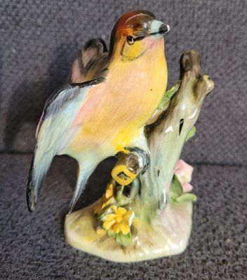 Rara figura de ave de porcelana Royal Doulton Adderley &laquo; Chaffinch &raquo;, Inglaterra, 1979&ndash;1983