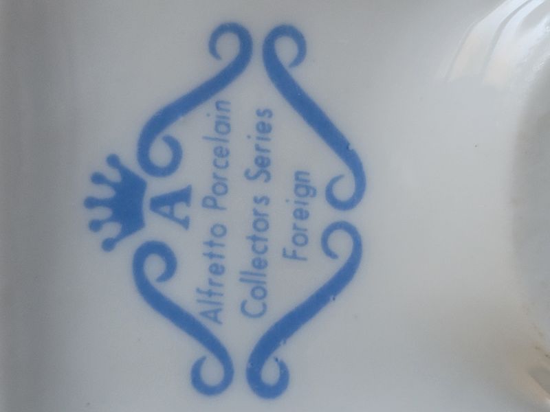 Porzellanfigur Marschall Lefebvre &mdash; Alfretto Porcelain Collectors Series