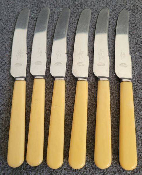 Vintage butter knives (6 pieces)