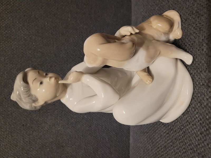 Lladro &bdquo;Shhh&rdquo; porcel&aacute;nfigura, 4522-es modell (Vicente Martinez)
