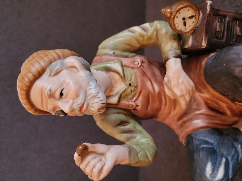 Vintage ceramiczna figurka zegarmistrza Tajwan