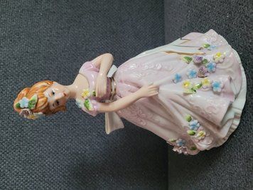 Винтажная фарфоровая фигурка Alfretto девушка в цветочном платье 20 см 3217 фото