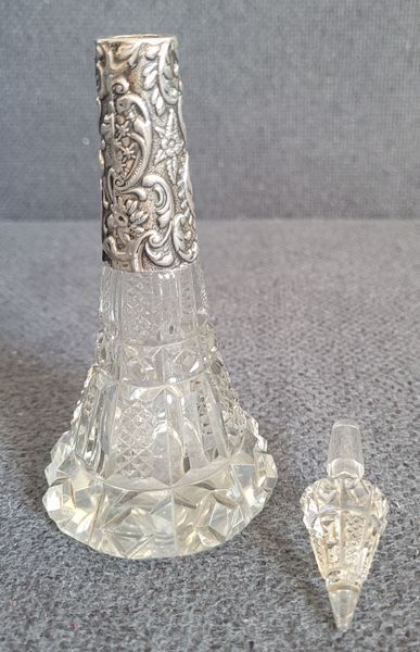 Antique Crystal Perfume flask with Silver collar Henry Williamson 1902
