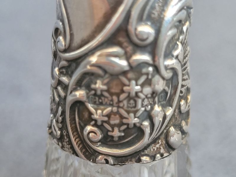 Antique Crystal Perfume flask with Silver collar Henry Williamson 1902