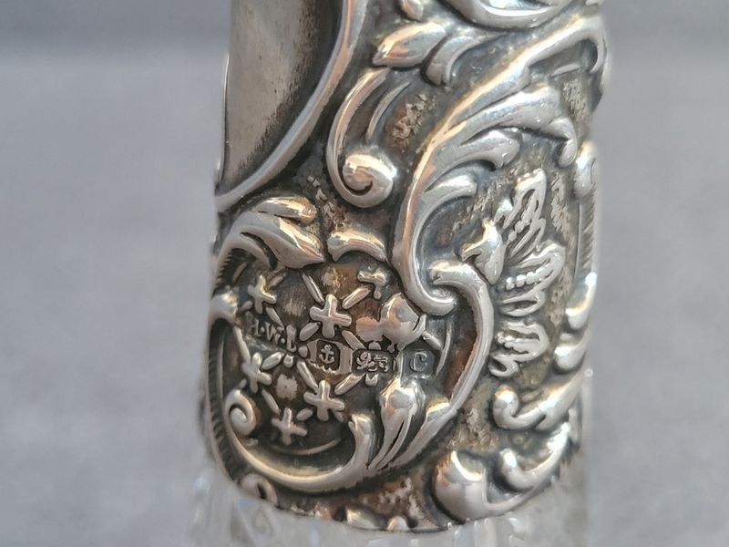 Antique Crystal Perfume flask with Silver collar Henry Williamson 1902