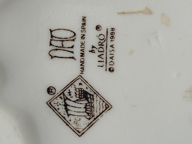 NAO by Lladr&oacute; Porcelain Figurine &ldquo;Soup Time&rdquo; No. 1075